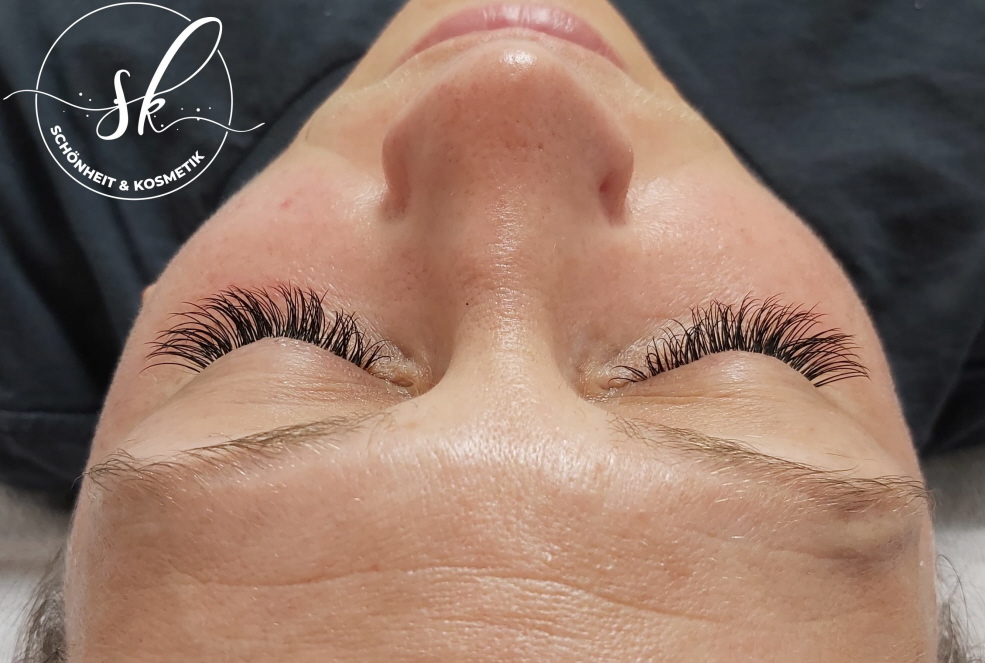 Wimpernverlängerung, 1:1 Technik Wimpernverlängerung, 1:1 Technik