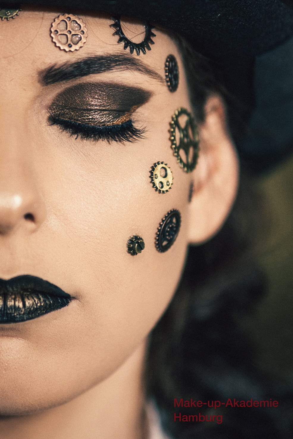Make-Up Artist
